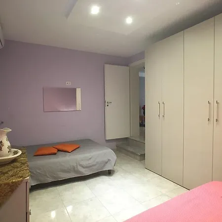 Oltremarini Apartment *